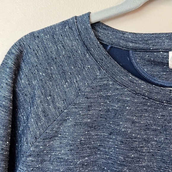 Under Armour Semi-fitted Crewneck Sweatshirt Large - Picture 3 of 5